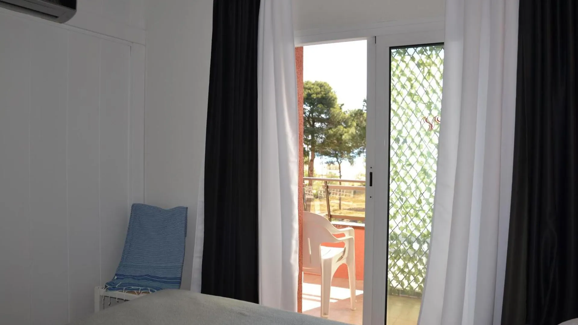 Pineda Beach 19, L'Estartit - Centro - Es-323-60 0*,